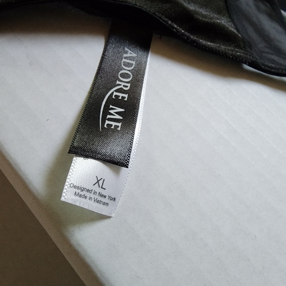 Velvet corset - Picture 5 of 7